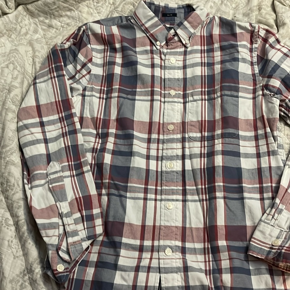Men’s long sleeve plaid button down shirt